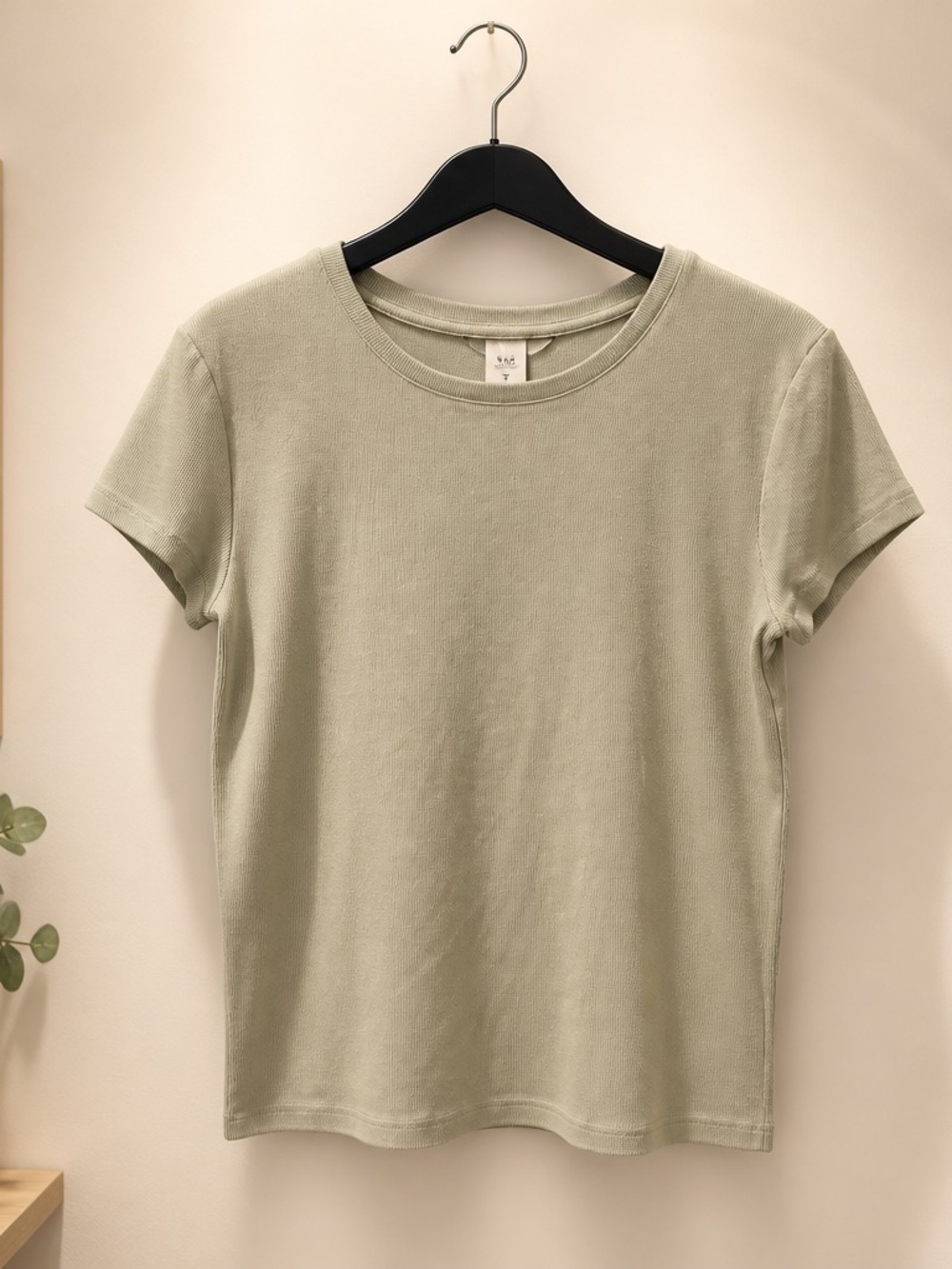 Club Monaco Short Sleeve Crew Tee in Sage Green